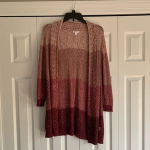 Beautiful barely worn cardigan, perfect for sweater weather season!